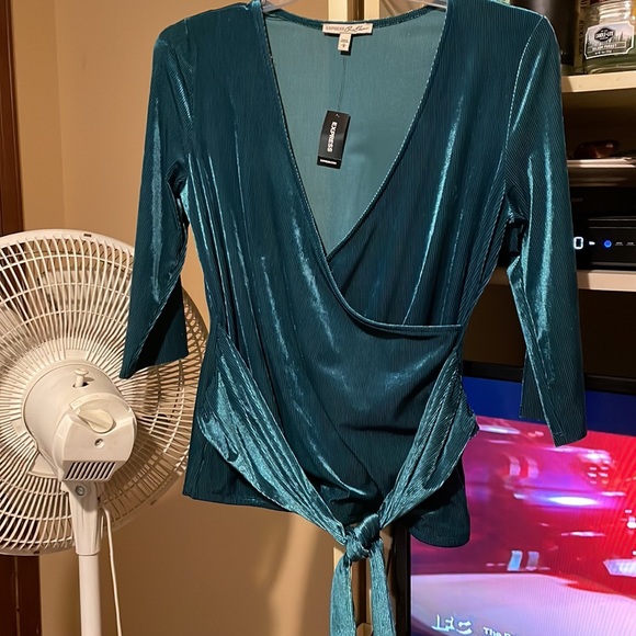 NWT. Express ribbed metallic wrap top - Picture 2 of 5